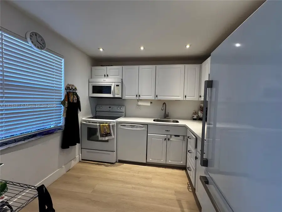 19 Abbey Ln #108, Delray Beach, FL 33446 - Image #2