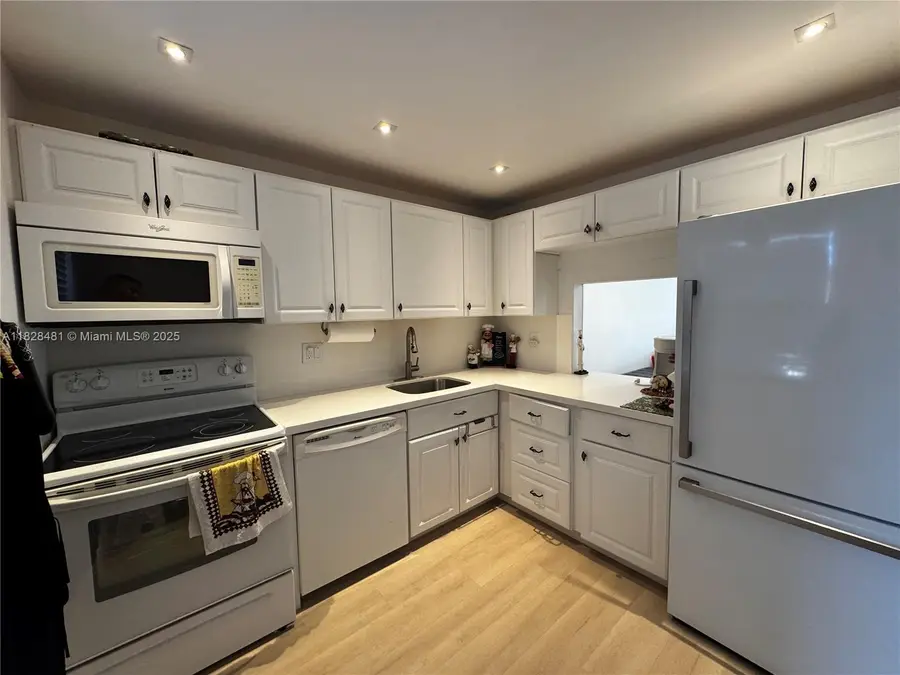 19 Abbey Ln #108, Delray Beach, FL 33446 - Image #3