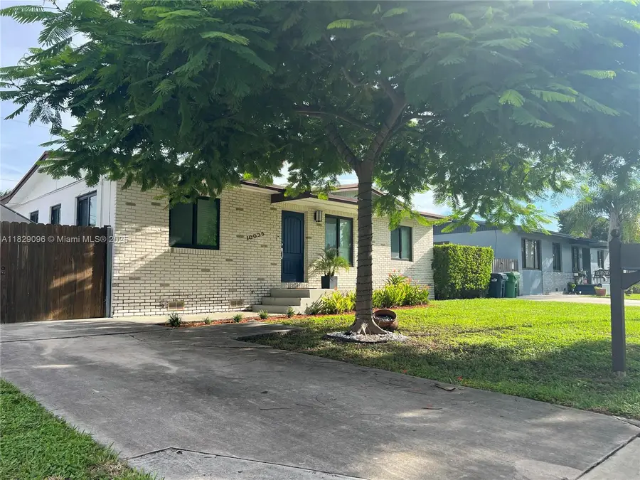 10035 Pan American Dr, Cutler Bay, FL 33189 - Image #2