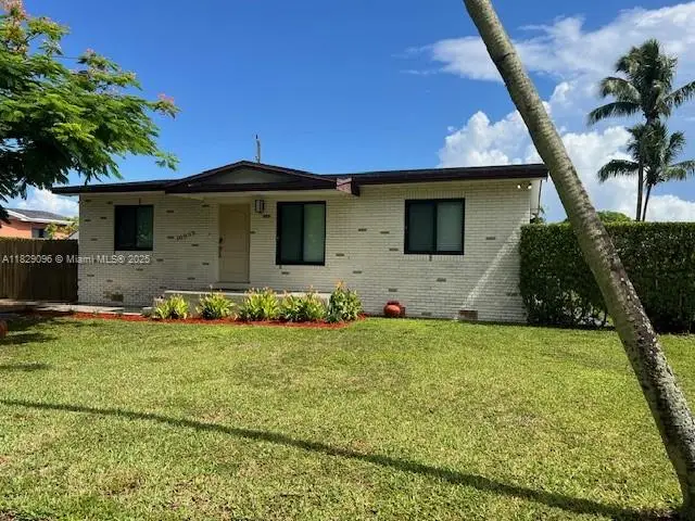 10035 Pan American Dr, Cutler Bay, FL 33189 - Image #3