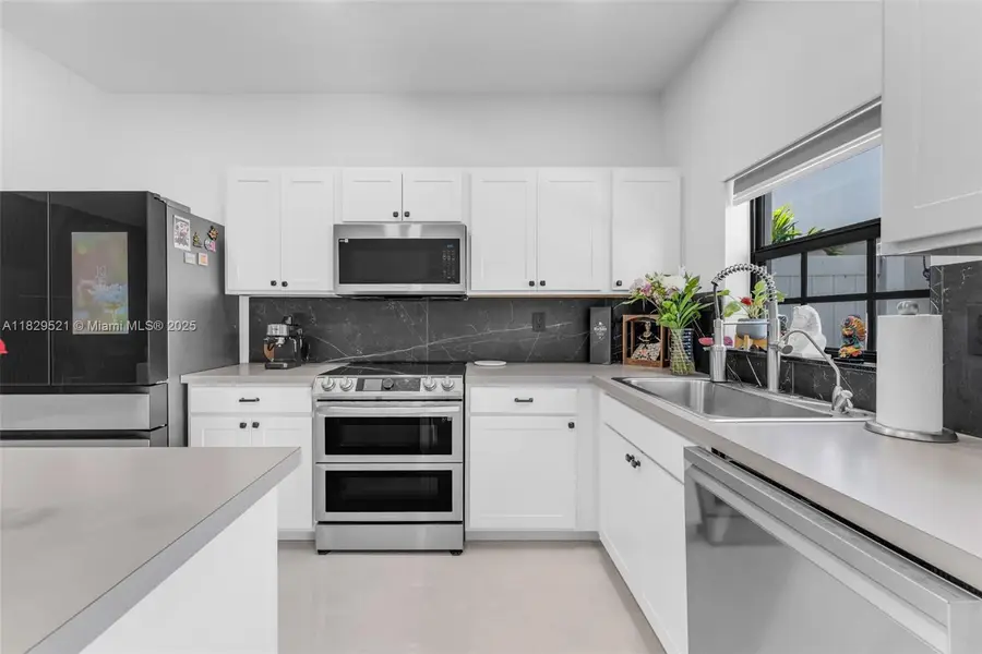 617 SW 11th St, Florida City, FL 33034 - Image #2