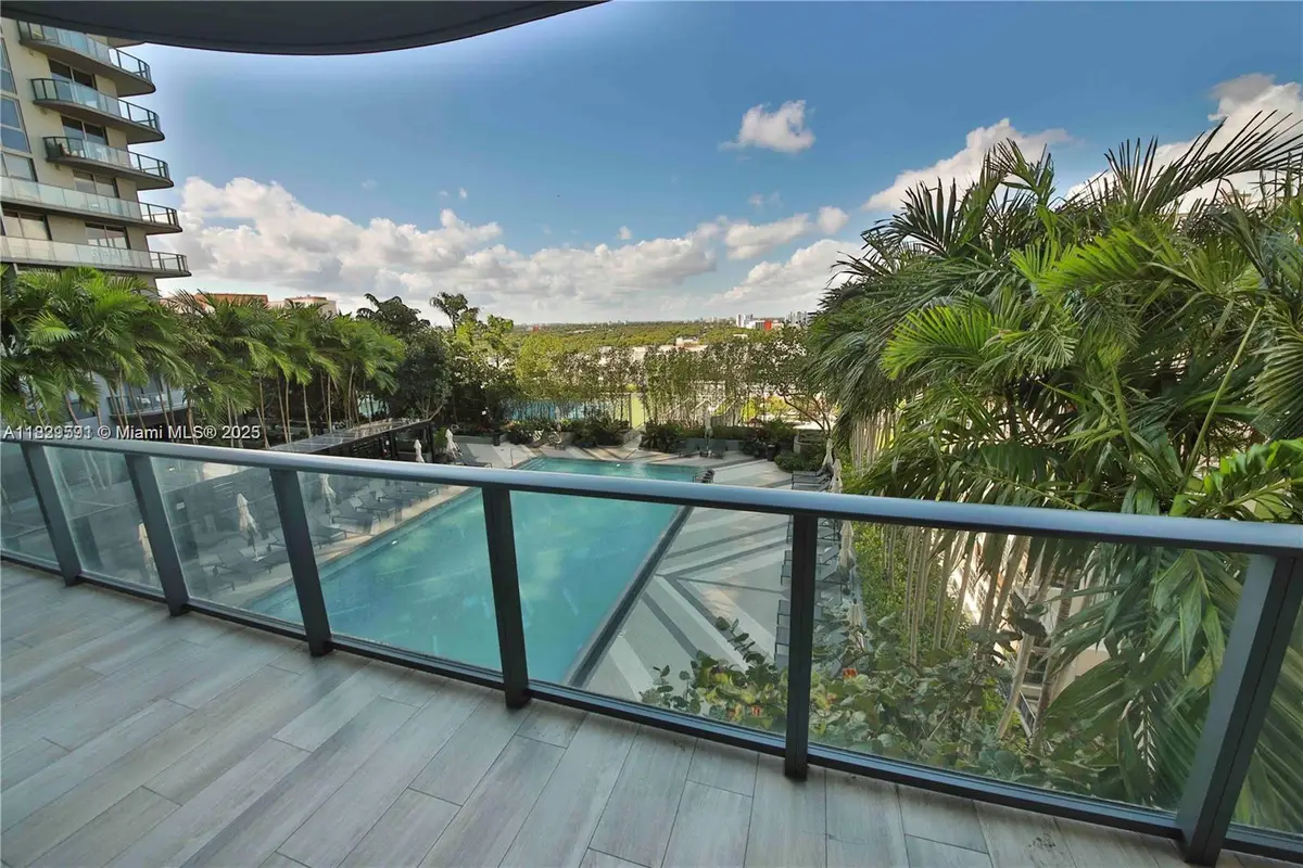 121 NE 34th St #1009, Miami, FL 33137 - Image #1