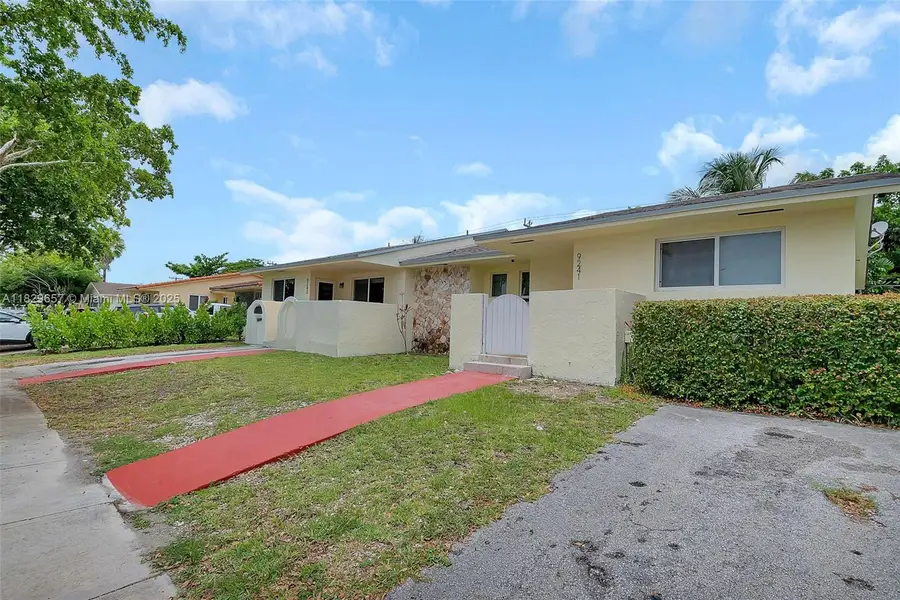 9241 SW 204th Ter, Cutler Bay, FL 33189 - Image #2
