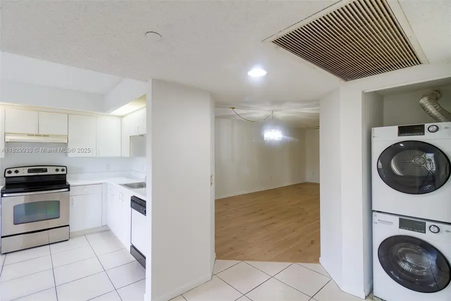 571 SW 142nd Ave #209O, Pembroke Pines, FL 33027 - Image #2