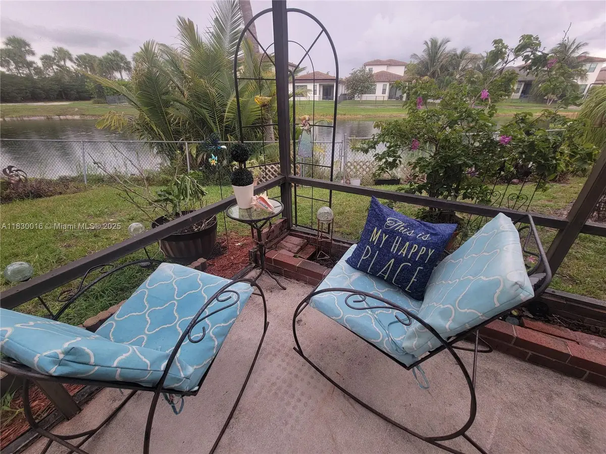 810 SW 113th Ter, Pembroke Pines, FL 33025 - #1