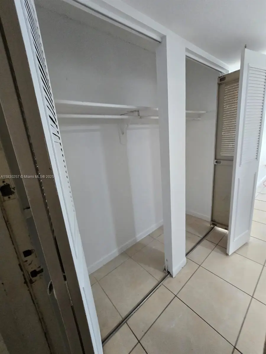 486 NW 165th St Rd #B-306, Miami, FL 33169 - Image #3