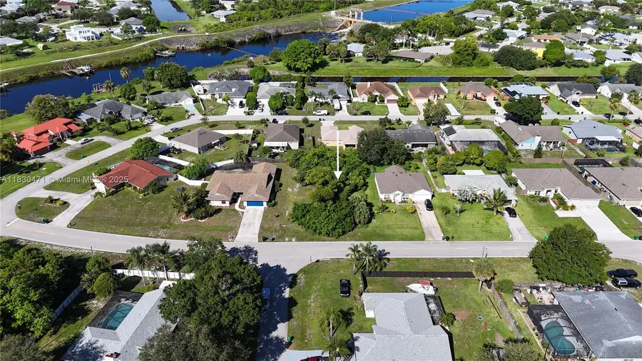 2668 Cameo Blvd, Port Saint Lucie, FL 34953 - Image #2