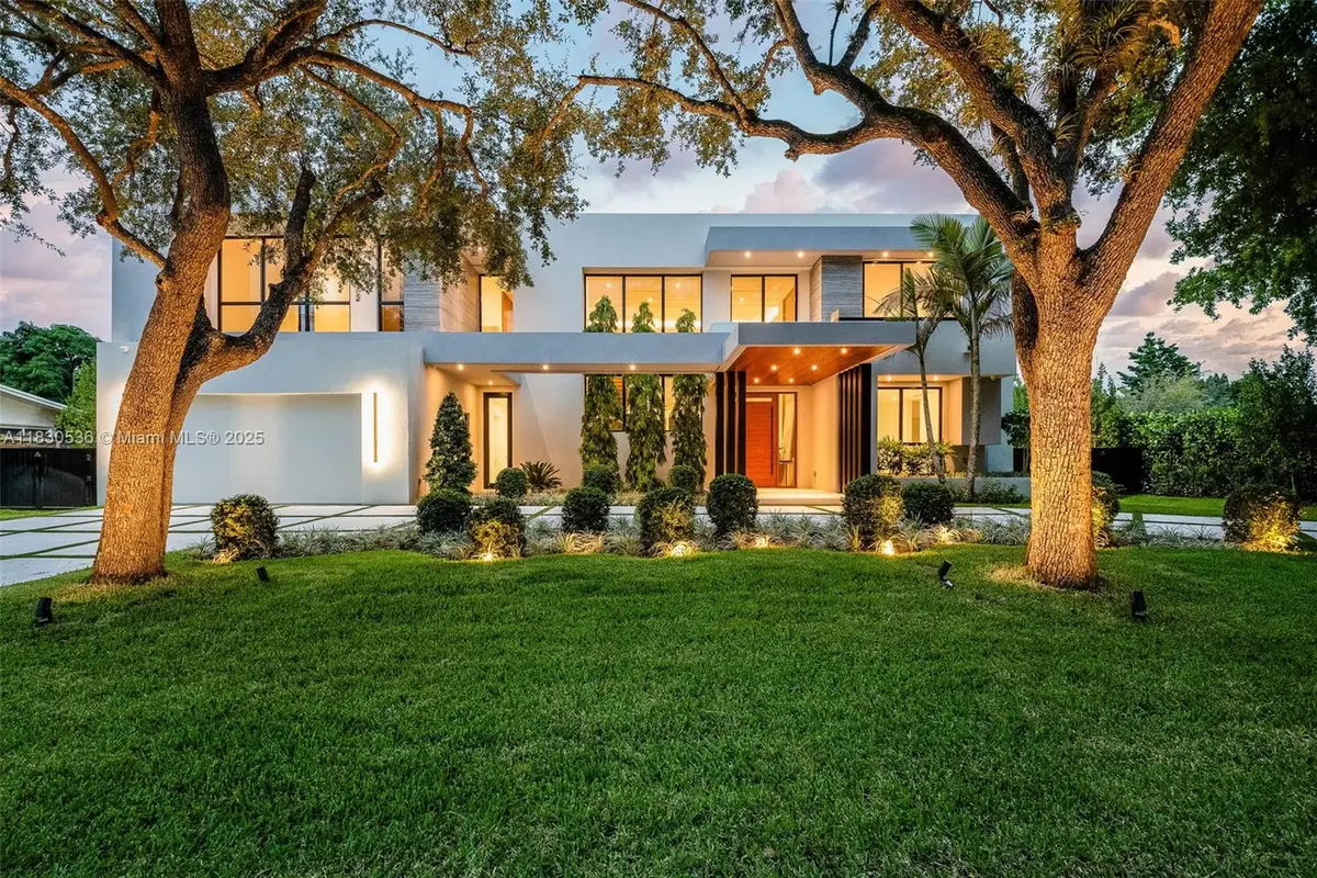 13075 SW 82nd Ct, Pinecrest, FL 33156 - Image #1