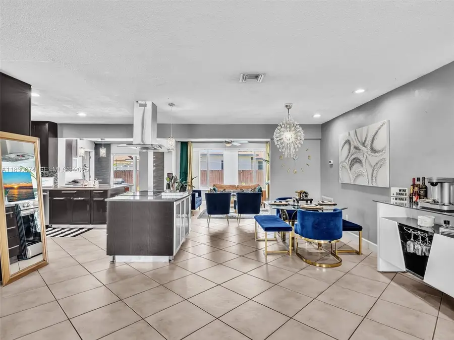 8581 NW 15th Ct, Pembroke Pines, FL 33024 - Image #3