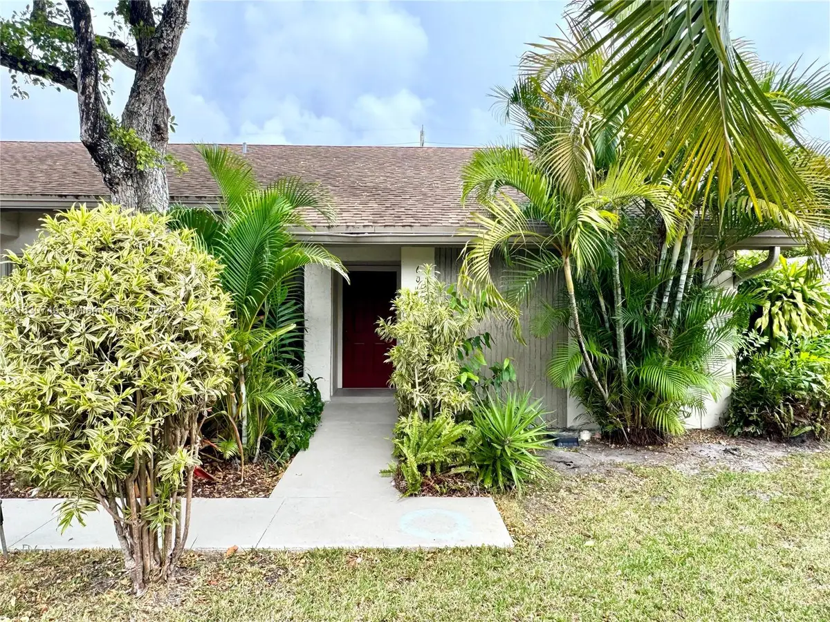 3078 S Oakland Forest Dr #601, Oakland Park, FL 33309 - Image #1