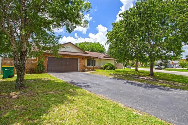 8022 NW 84th Ter, Tamarac, FL 33321