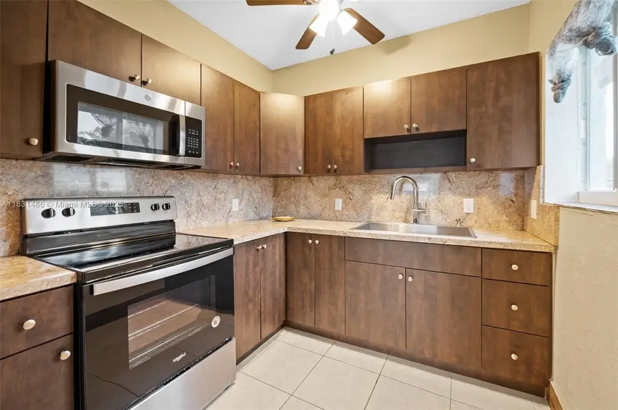 524 NW 88th St, El Portal, FL 33150 - Image #3