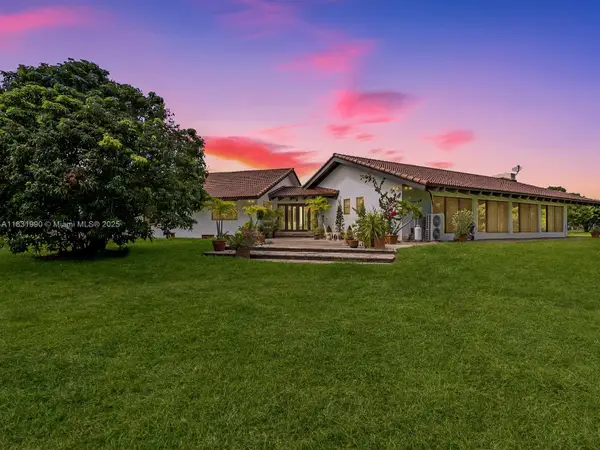 14025 SW 208th St, Miami, FL 33177