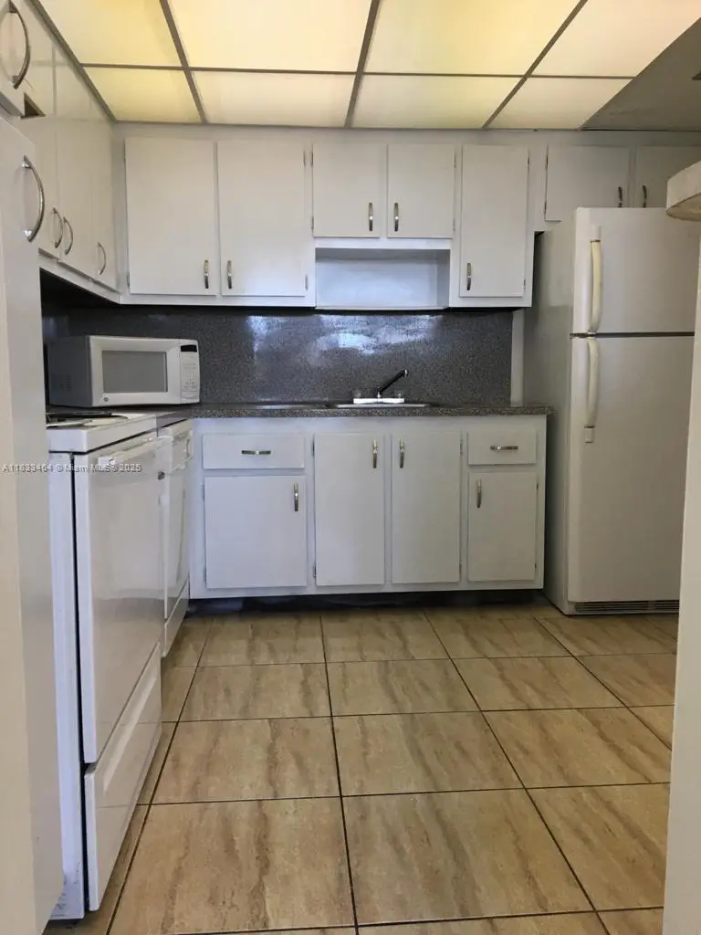 2025 NE 164th St #205, North Miami Beach, FL 33162 - Image #2