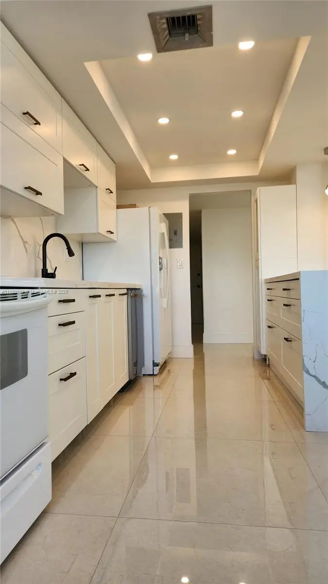 18051 Biscayne Blvd #1705, Aventura, FL 33160 - #3