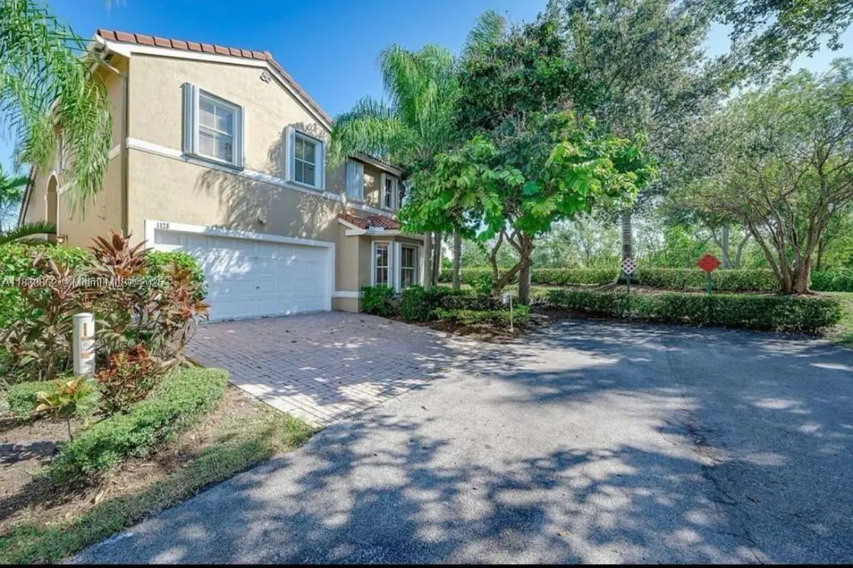 1125 Butternut Ln, Hollywood, FL 33019 - Image #1