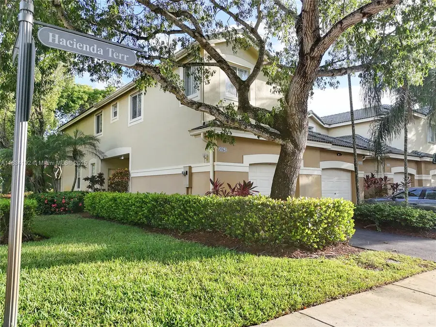 2052 Hacienda Ter, Weston, FL 33327 - Image #2