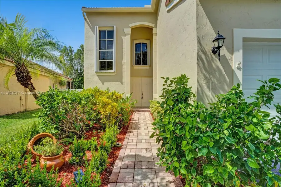 797 Chimney Rock Rd, Weston, FL 33327 - Image #3