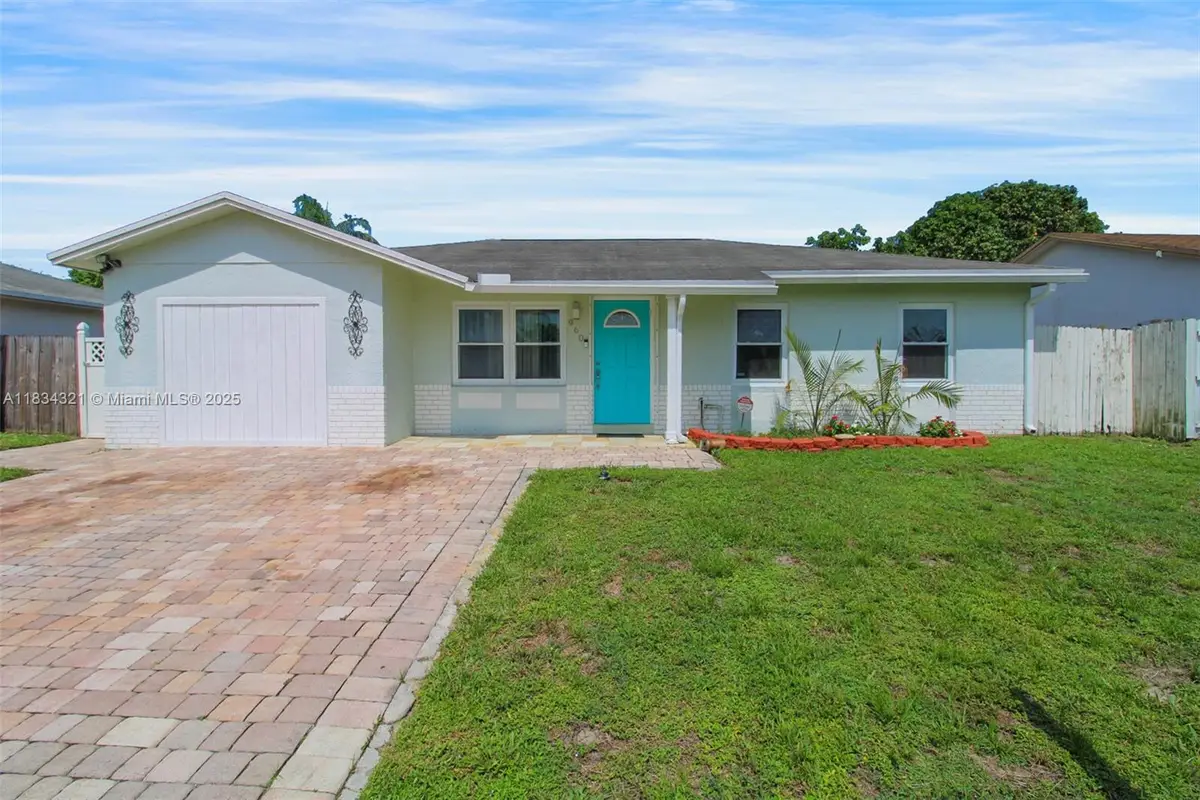 960 SW 83rd Ave, North Lauderdale, FL 33068 - Image #1