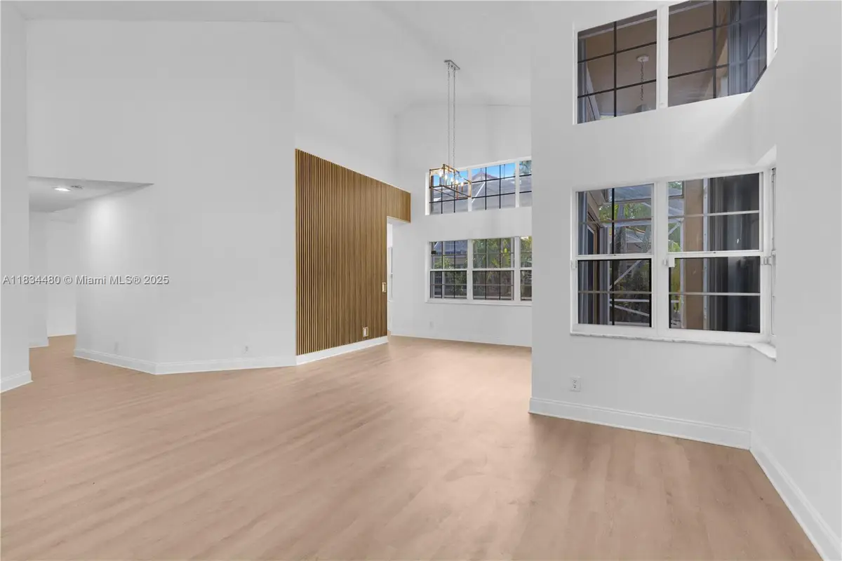 1525 Seabay Rd, Weston, FL 33326 - Image #1