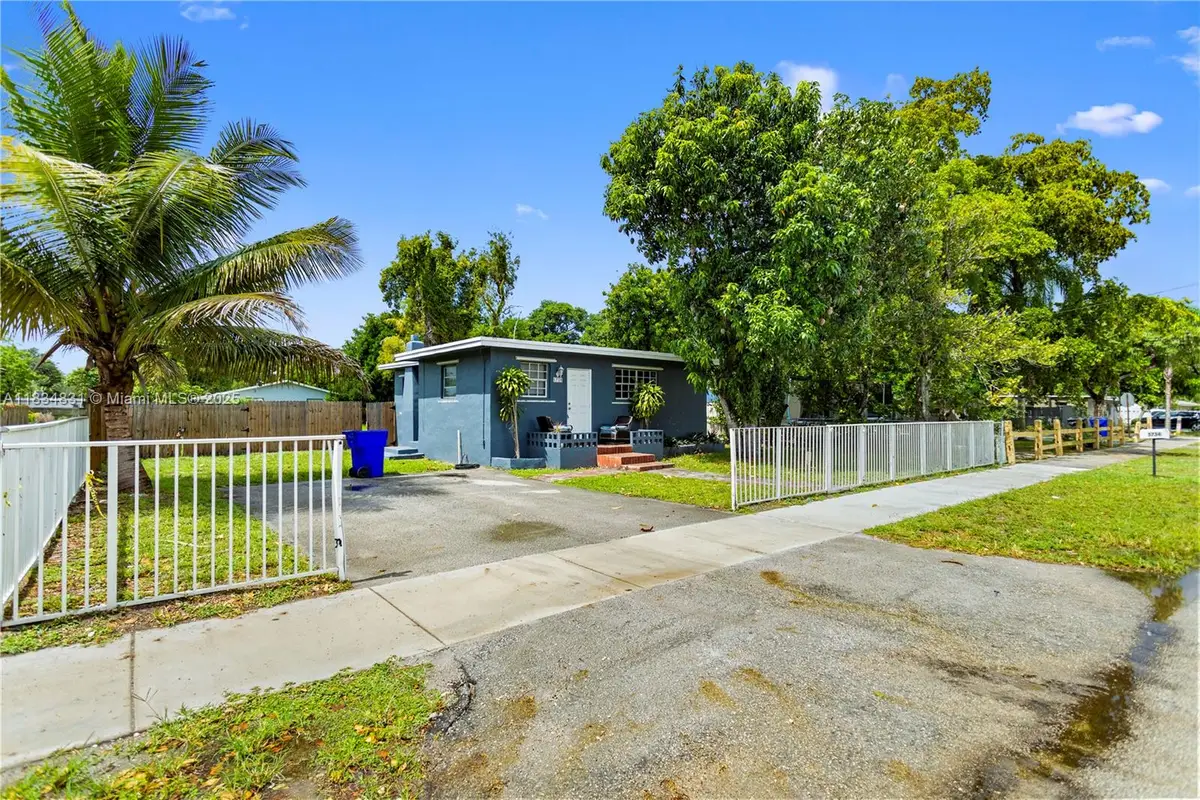 5734 Mckinley St, Hollywood, FL 33021 - Image #1