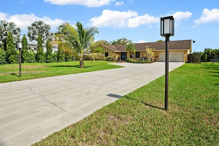 14040 SW 14th St, Davie, FL 33325 - Image #3