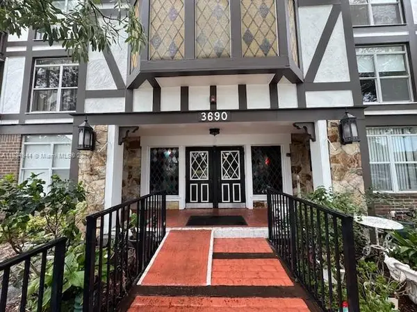 3690 Inverrary Dr #1T, Lauderhill, FL 33319