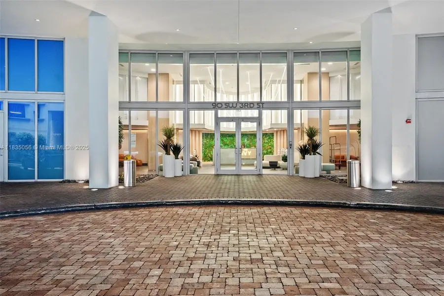 90 SW 3rd St #3810, Miami, FL 33130 - Image #3