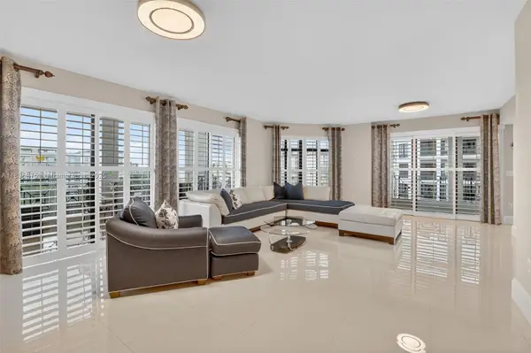 200 E Palmetto Park Rd #714, Boca Raton, FL 33432