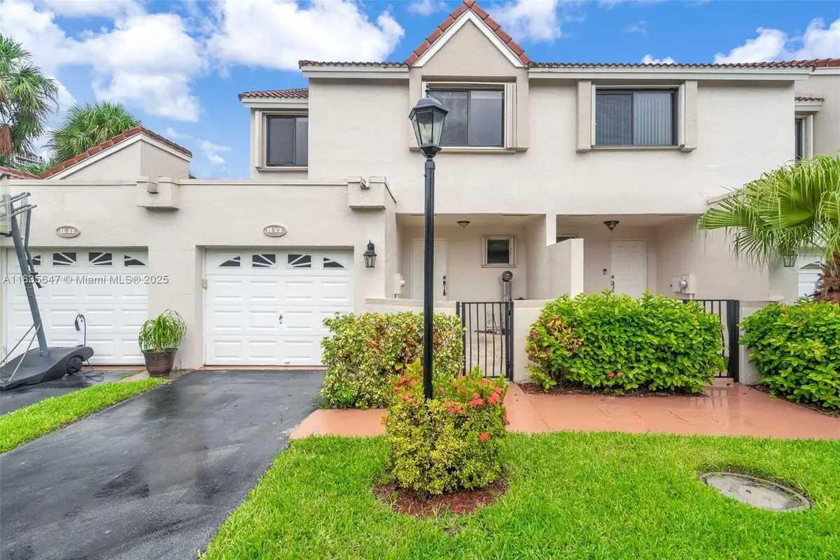 21160 Mainsail Cir #H12, Aventura, FL 33180 - Image #1