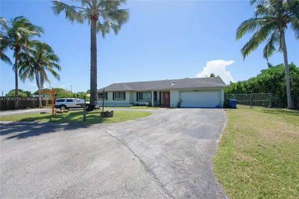 28242 SW 163rd Ct, Homestead, FL 33033