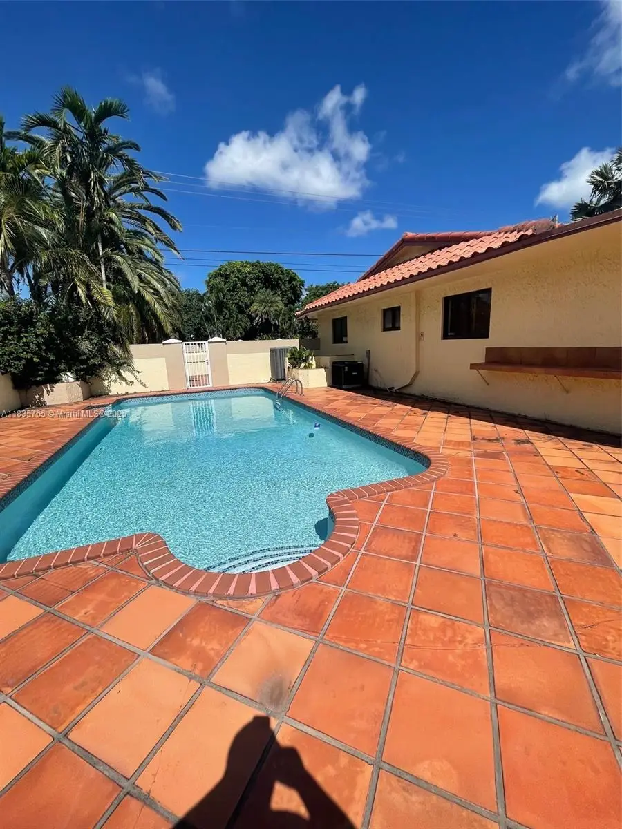 5550 SW 87th Ave, Miami, FL 33165 - Image #1