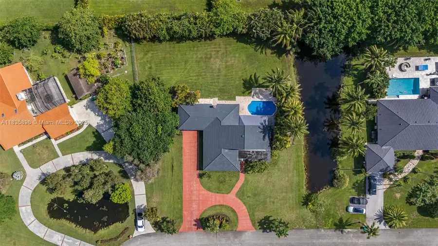 11965 SW 15th Ct, Davie, FL 33325 - Image #2