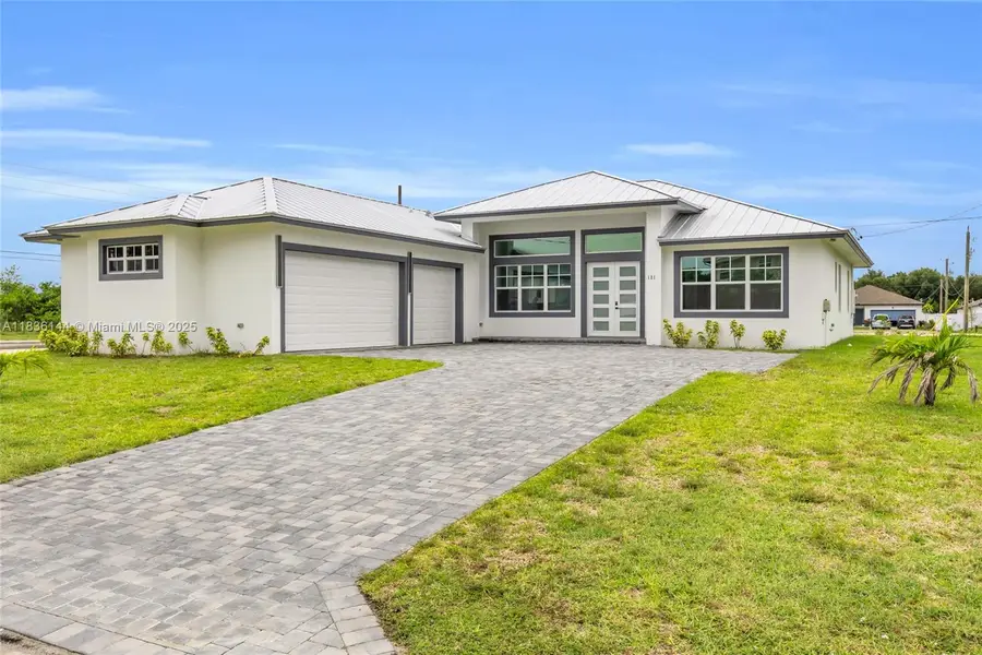 121 SW Sea Lion Rd, Port Saint Lucie, FL 34953 - Image #2