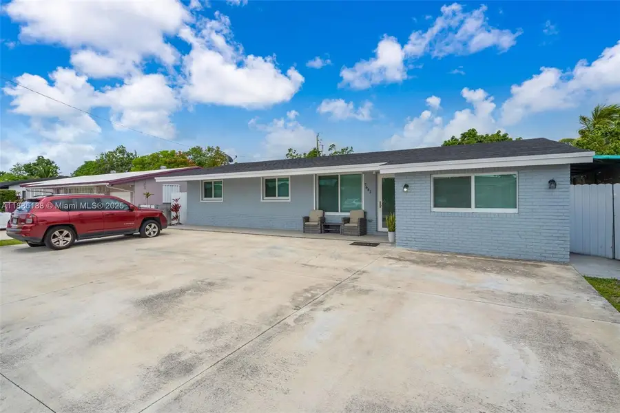 7642 Venetian St, Miramar, FL 33023 - Image #2