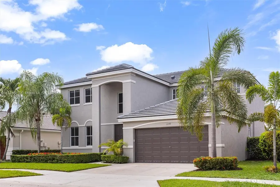 1249 Chenille Cir, Weston, FL 33327 - Image #2