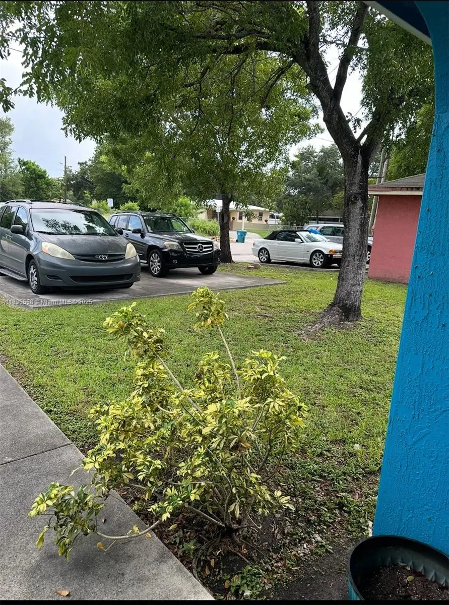 2622 NW 47th St, Miami, FL 33142 - Image #3