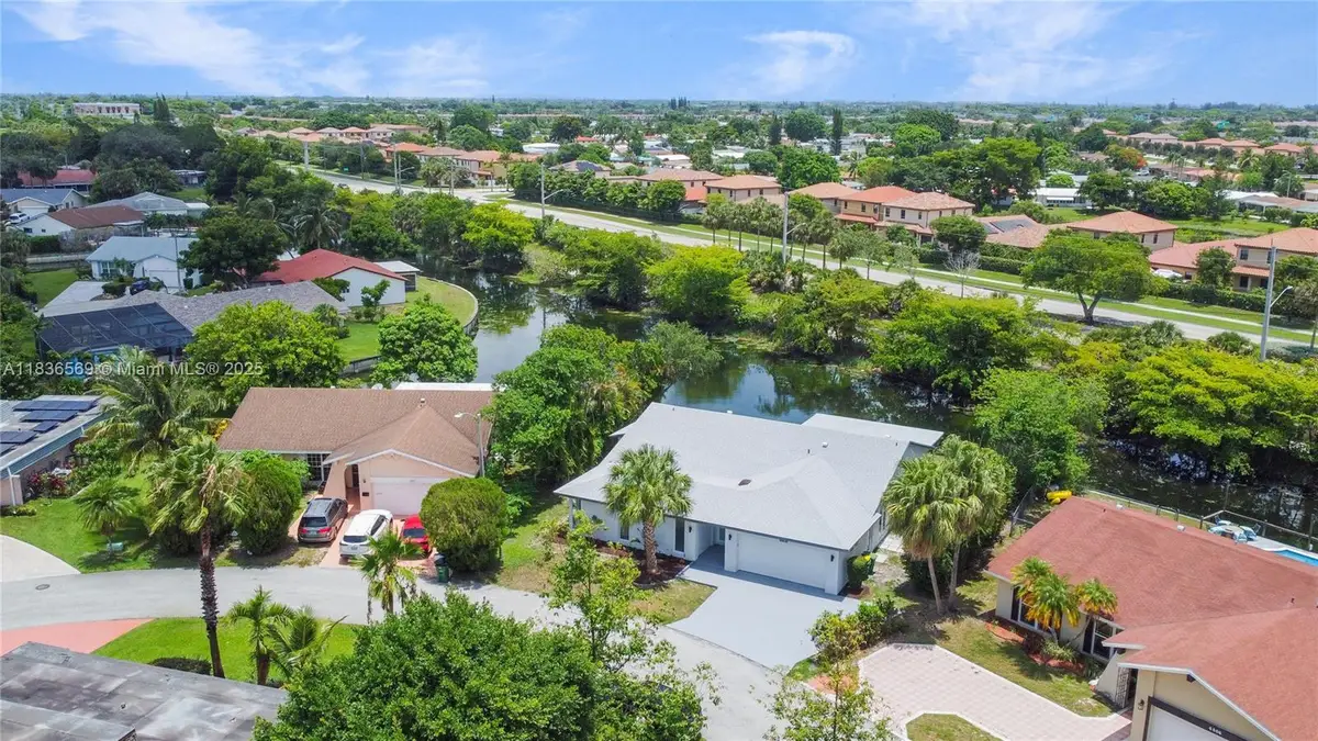 4808 Mango Dr, Tamarac, FL 33319 - Image #1