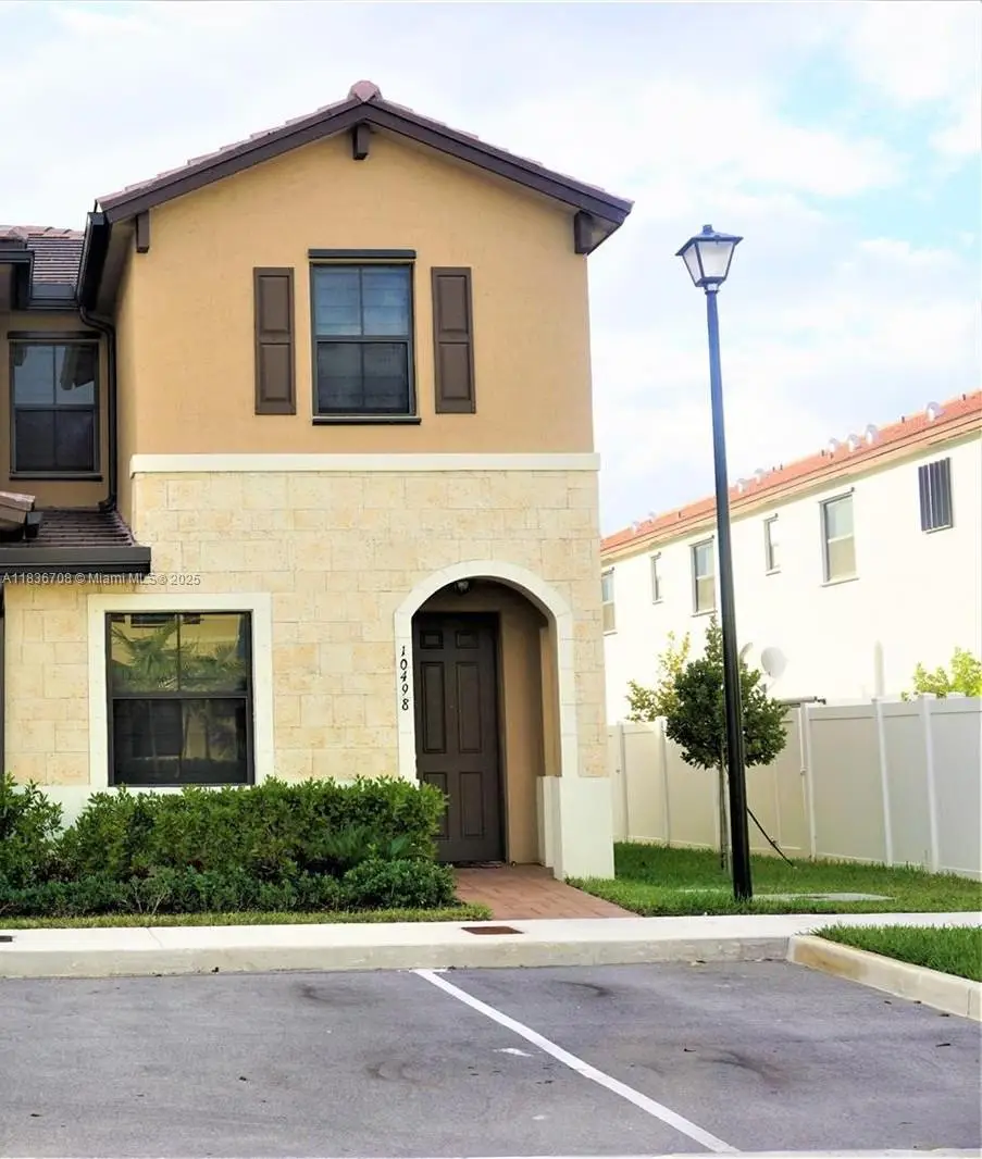 10498 W 33rd Way, Hialeah, FL 33018 - Image #1