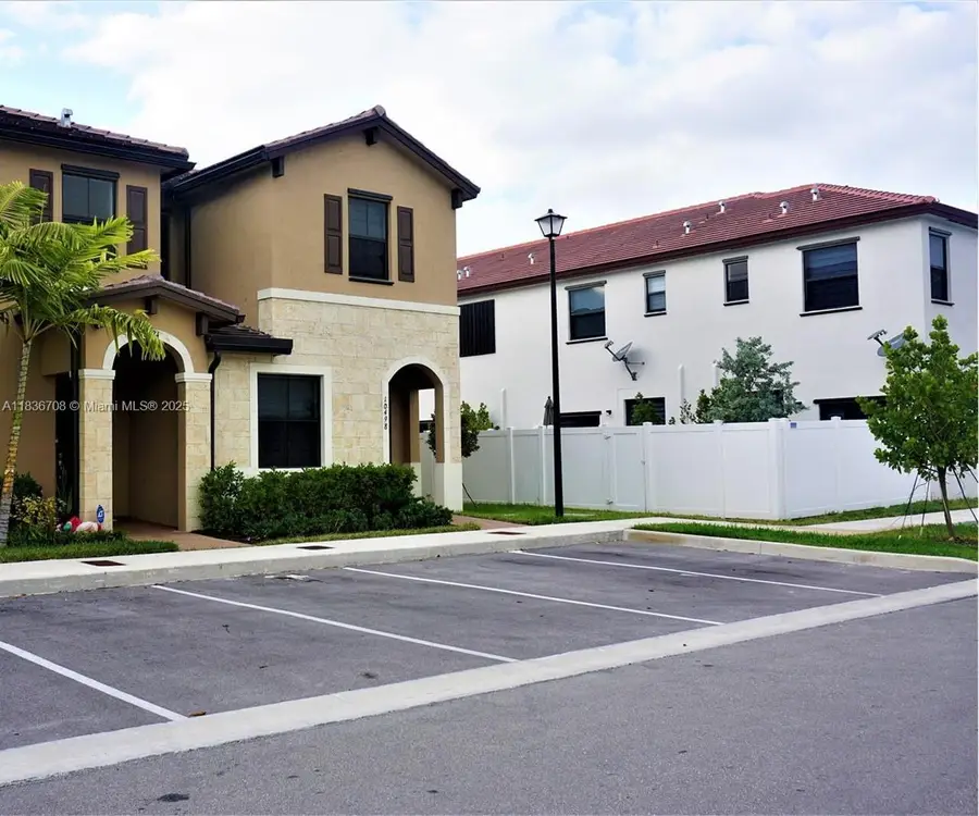 10498 W 33rd Way, Hialeah, FL 33018 - Image #2