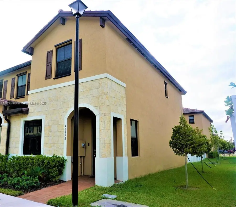 10498 W 33rd Way, Hialeah, FL 33018 - Image #3