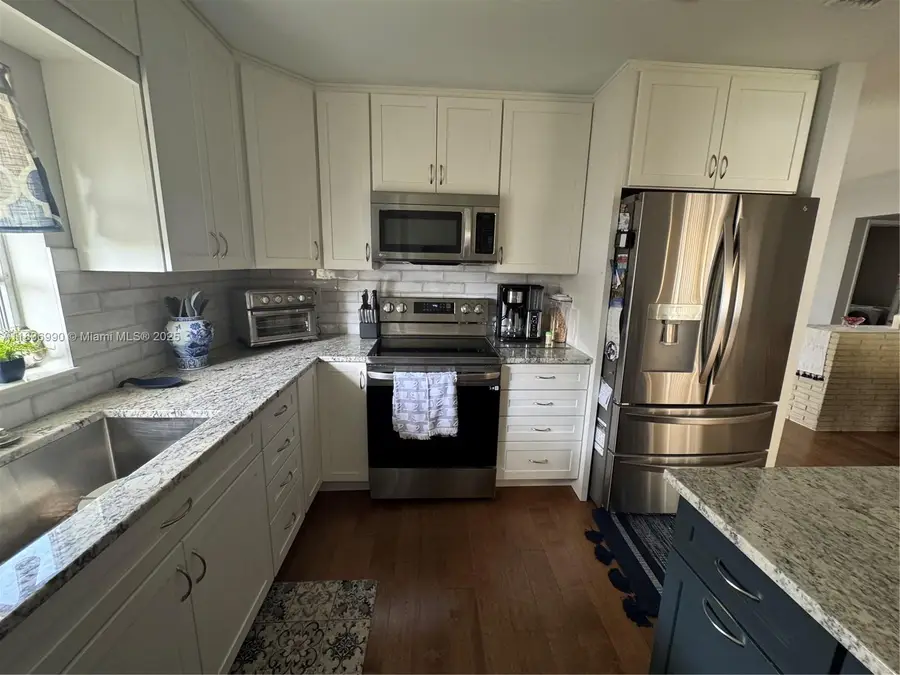 4621 NE 2nd Ave, Oakland Park, FL 33334 - Image #3