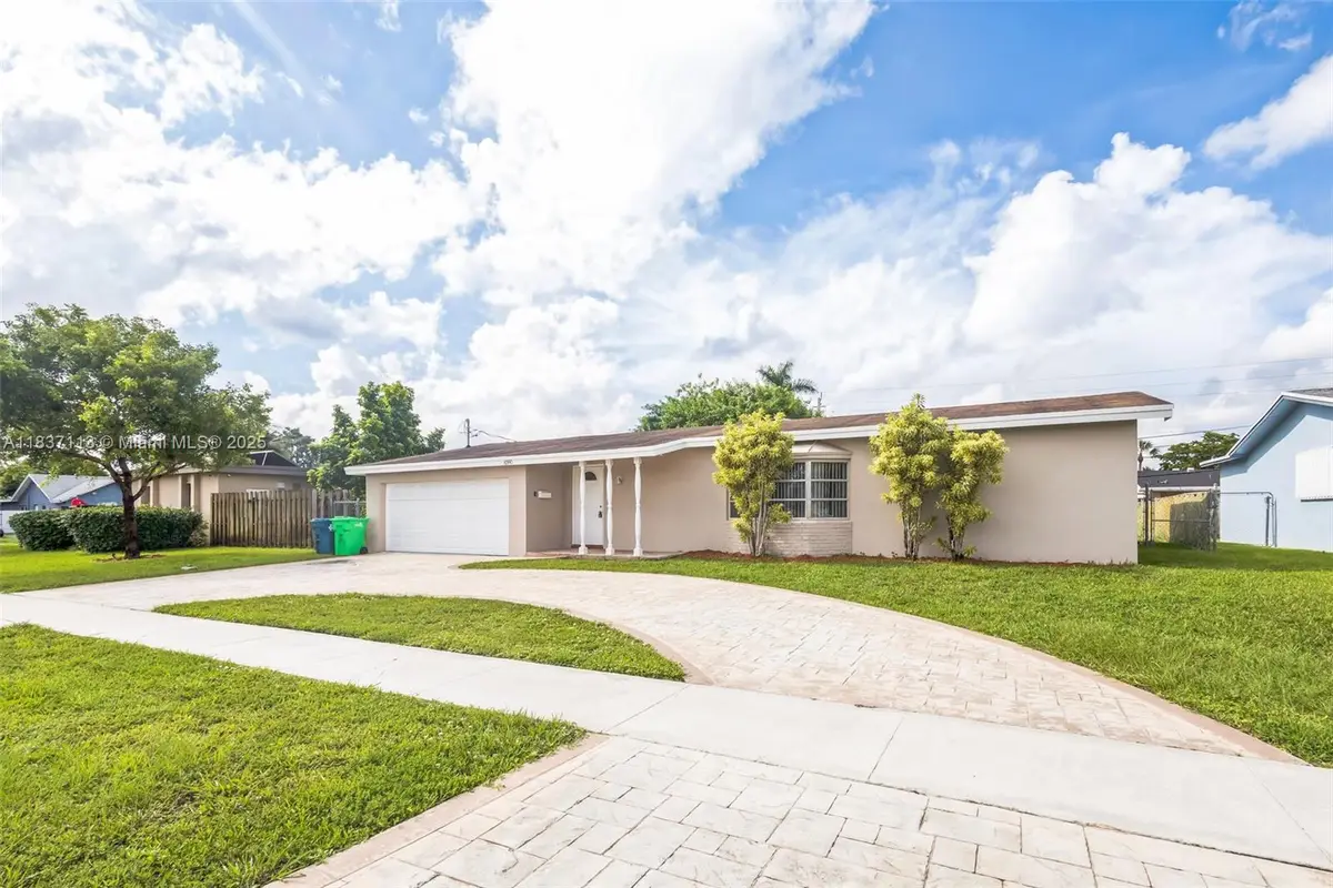 8361 NW 28th Pl, Sunrise, FL 33322 - #1