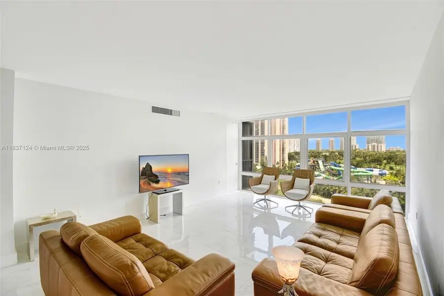 20100 W Country Club Dr #1005, Aventura, FL 33180 - #3