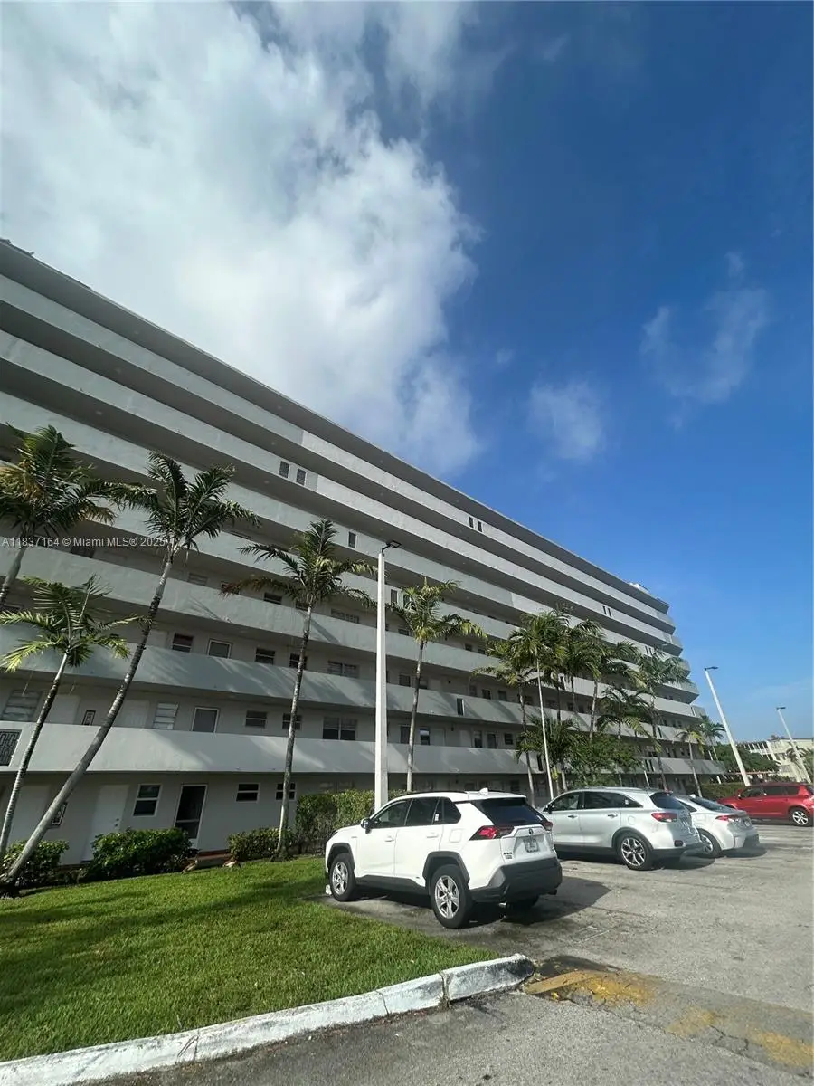 1750 NE 191st St #618-3, Miami, FL 33179 - Image #3