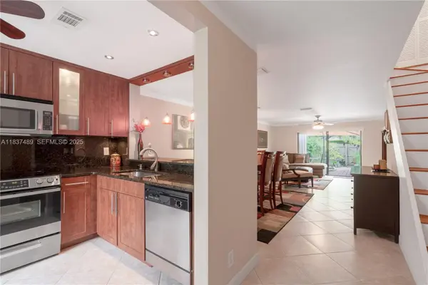 3024 S Oakland Forest Dr #3101, Oakland Park, FL 33309