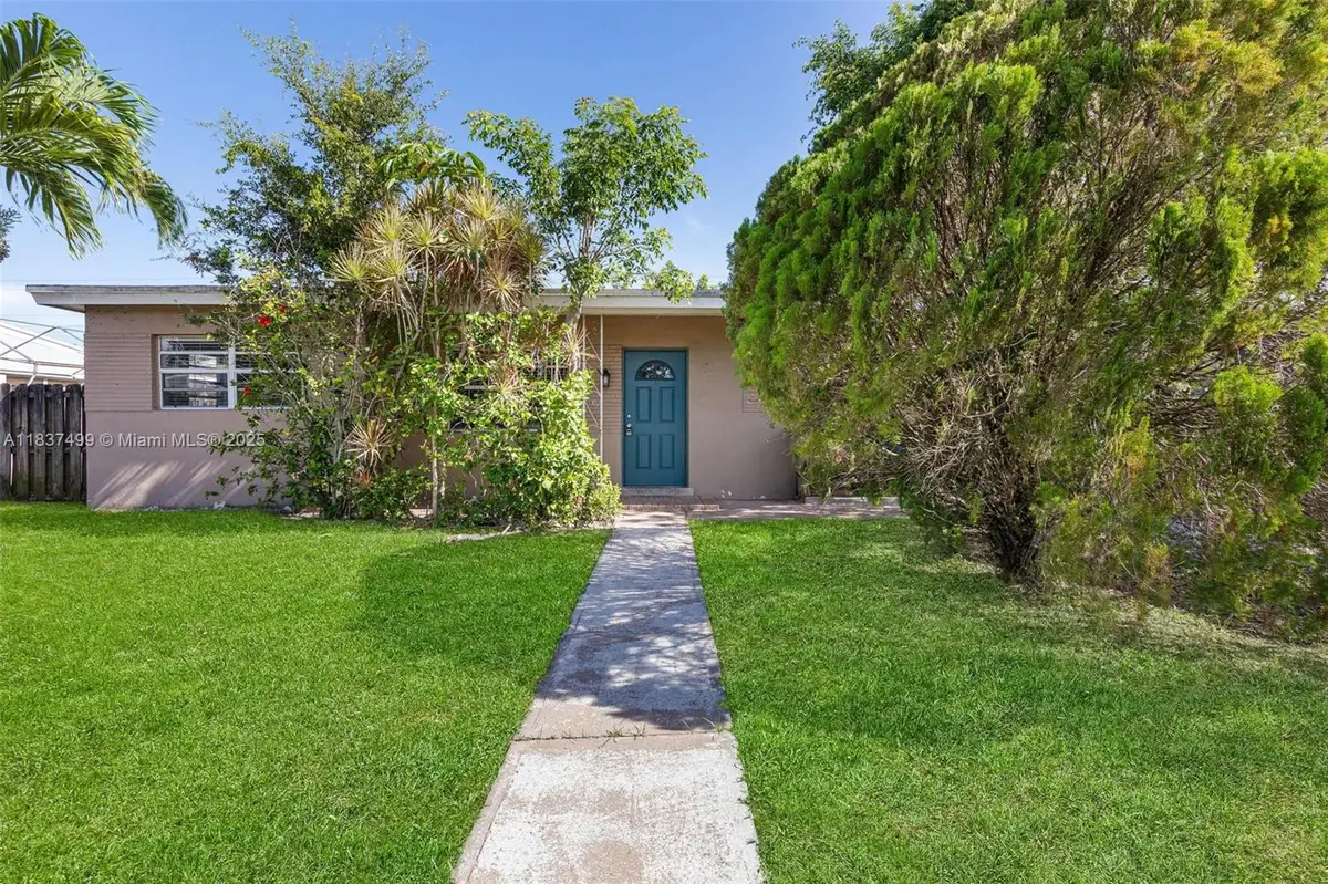 6416 N Grant St, Hollywood, FL 33024 - Image #1