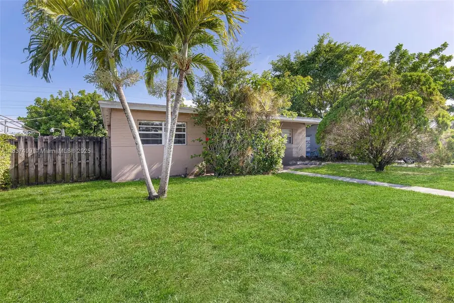 6416 N Grant St, Hollywood, FL 33024 - Image #2