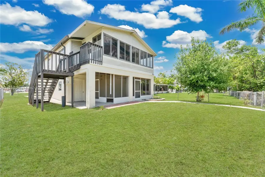 1106 Harbor Dr, Fort Myers, FL 33917 - Image #2