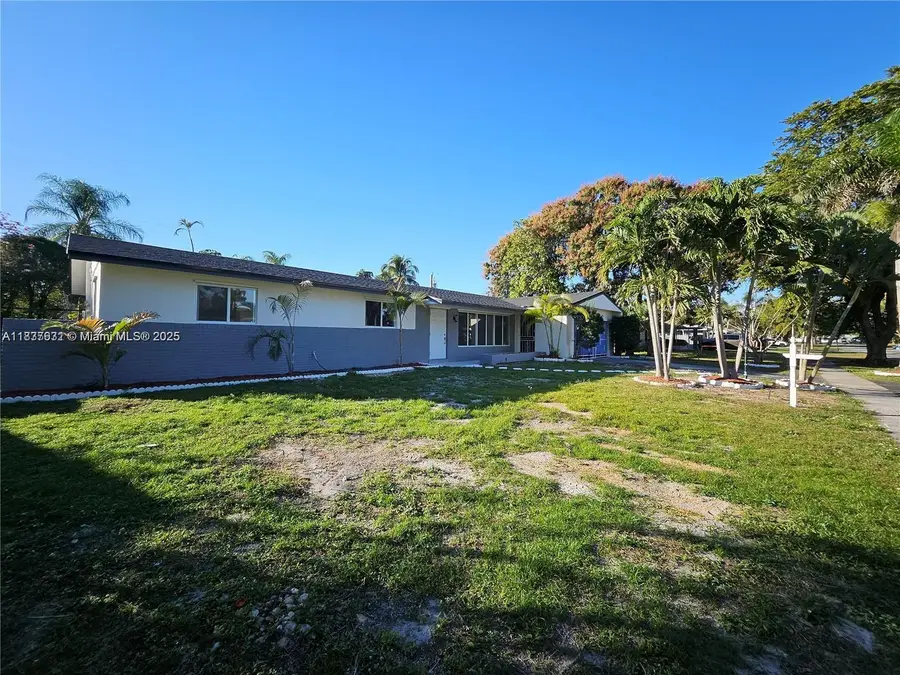 221 SW 53rd Ave, Plantation, FL 33317 - Image #3
